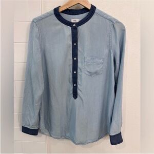 VINCE Colorblock, 2 Tone Chambray 1/4 Button Popover with Pearl Snaps